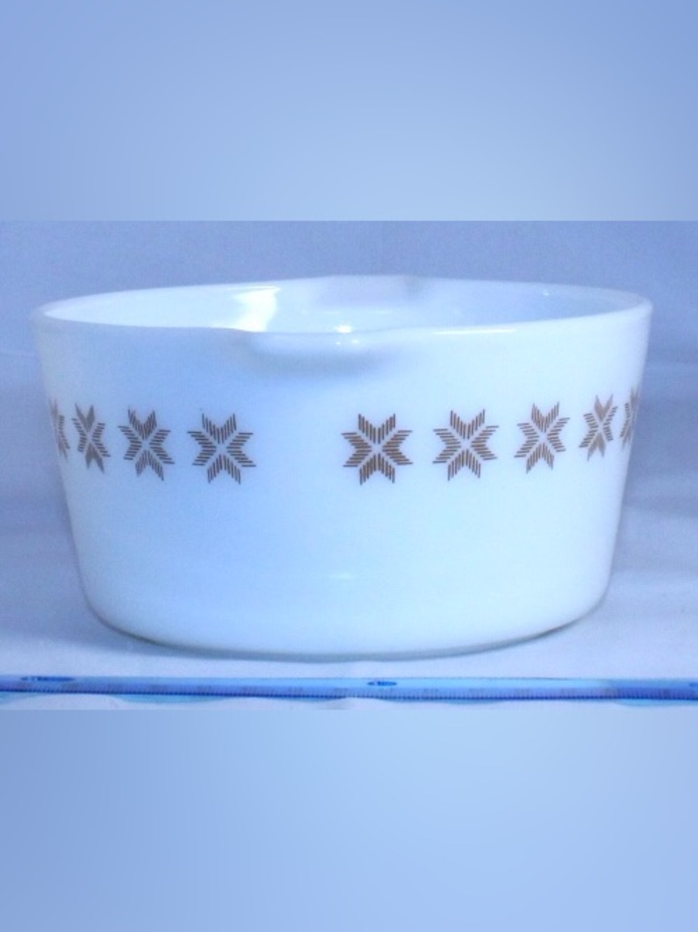 PYREX “Town and Country” Milk Glass Cinderella Dish 1 Q Model 473 #13 - Picture 4 of 7